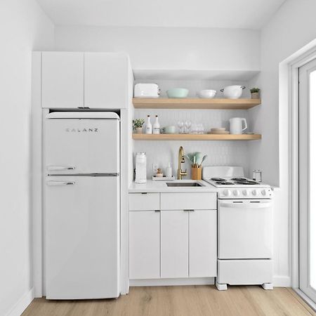 M Lake Worth Beach - Modern Villas Near West Palm Beach, Chic Retro Vibes, King Bed, Cozy Backyard, Bbq, Workspace, High-Speed Internet, Free Parking, 5 Minutes To Downtown & Beach Exterior foto