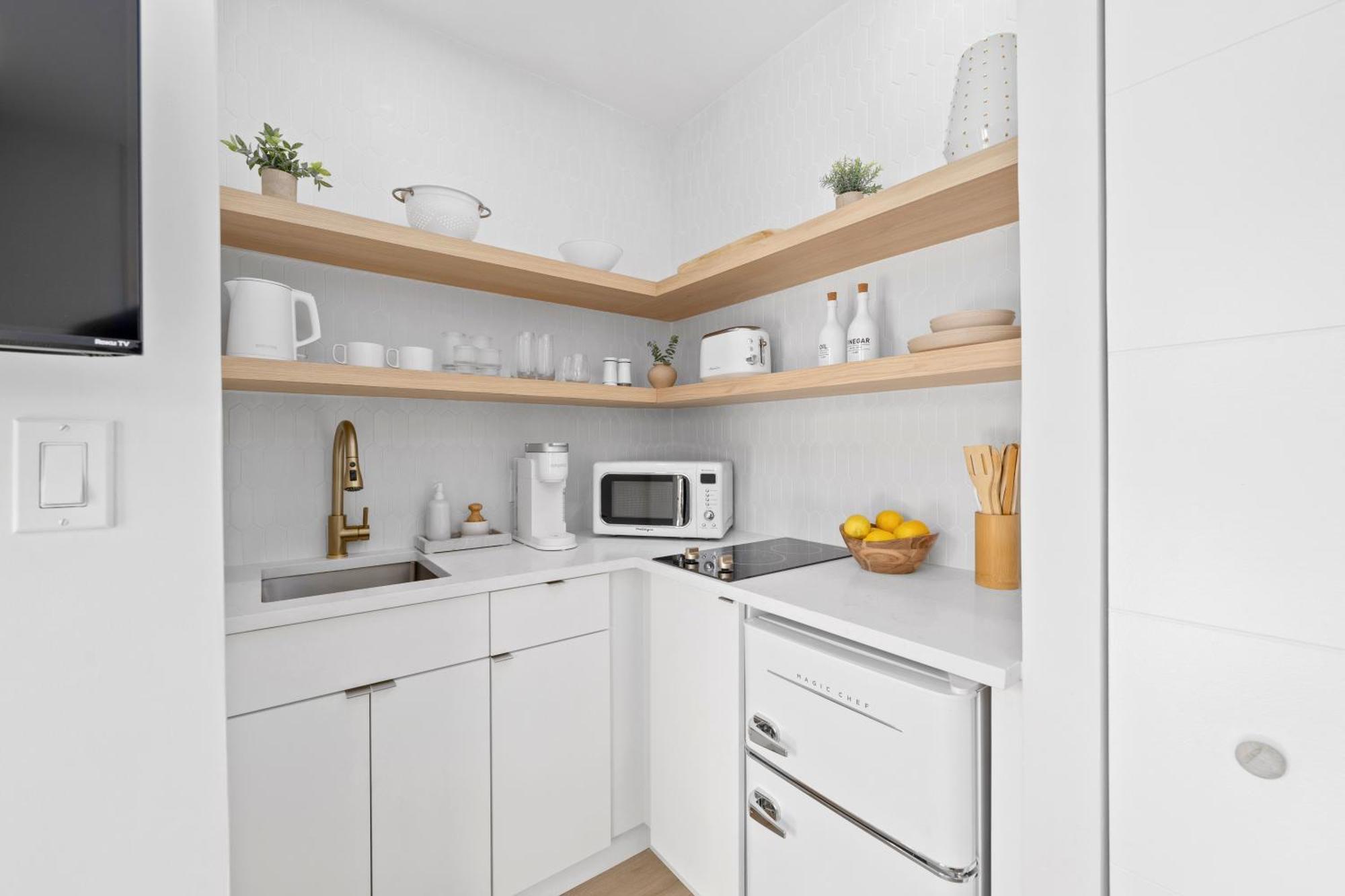 M Lake Worth Beach - Modern Villas Near West Palm Beach, Chic Retro Vibes, King Bed, Cozy Backyard, Bbq, Workspace, High-Speed Internet, Free Parking, 5 Minutes To Downtown & Beach Exterior foto